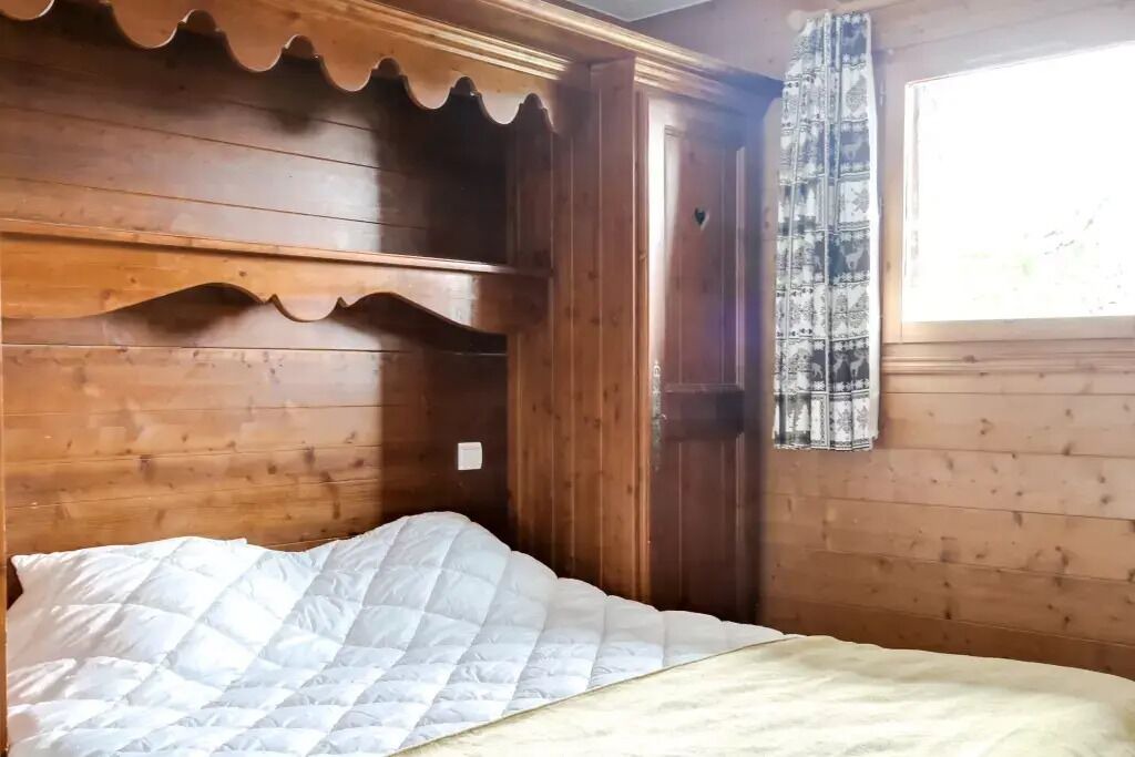Photo of Bedroom in Arc-1800