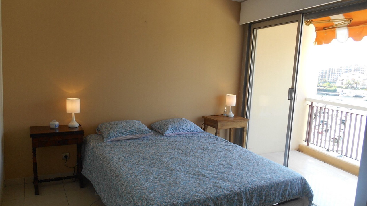 Photo of Bedroom in Mandelieu-La-Napoule