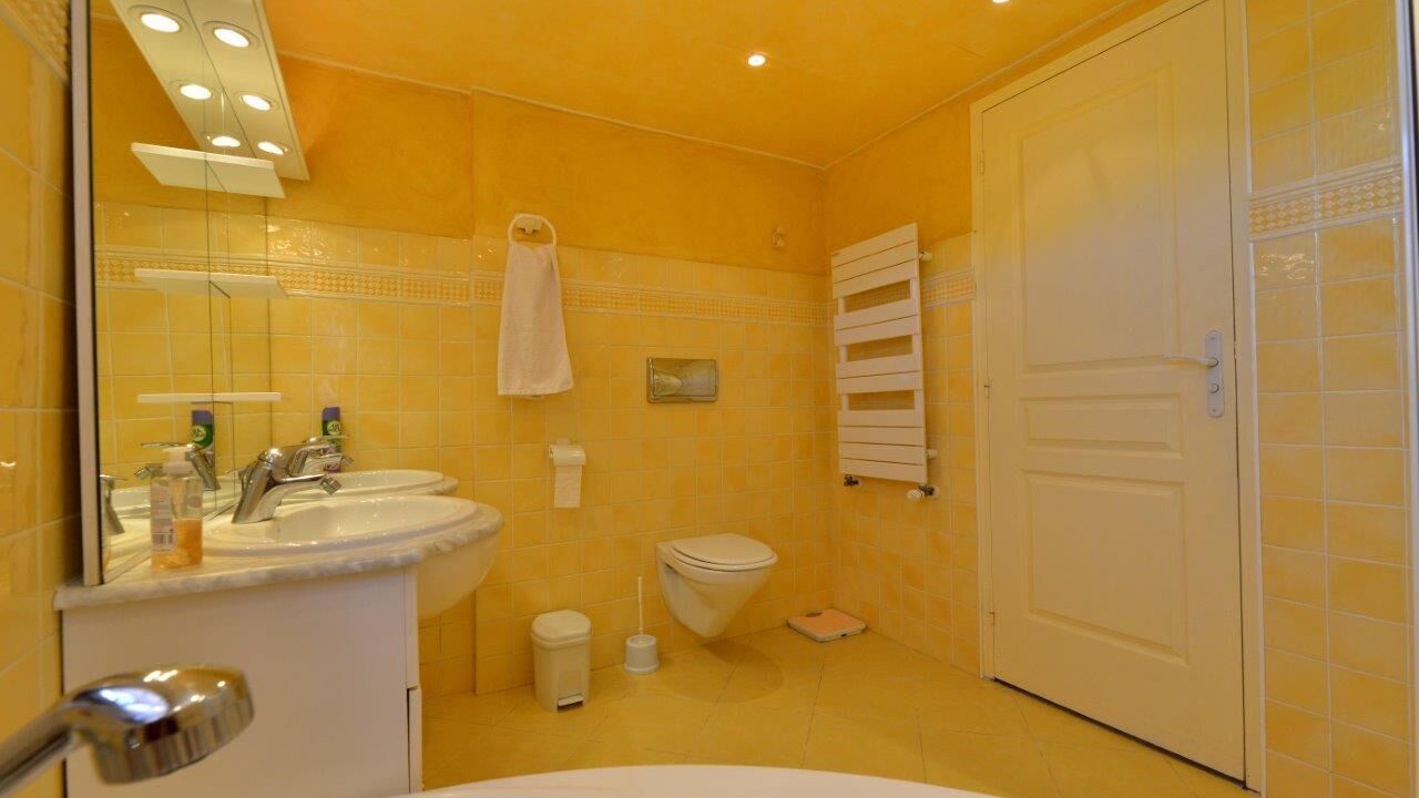 Photo of Bathroom in Mons