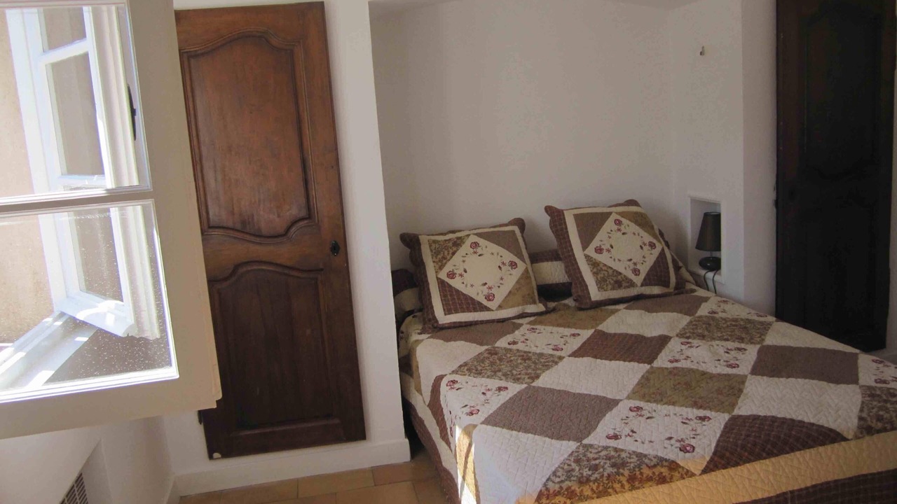 Photo of Bedroom in Saint-Tropez City Centre