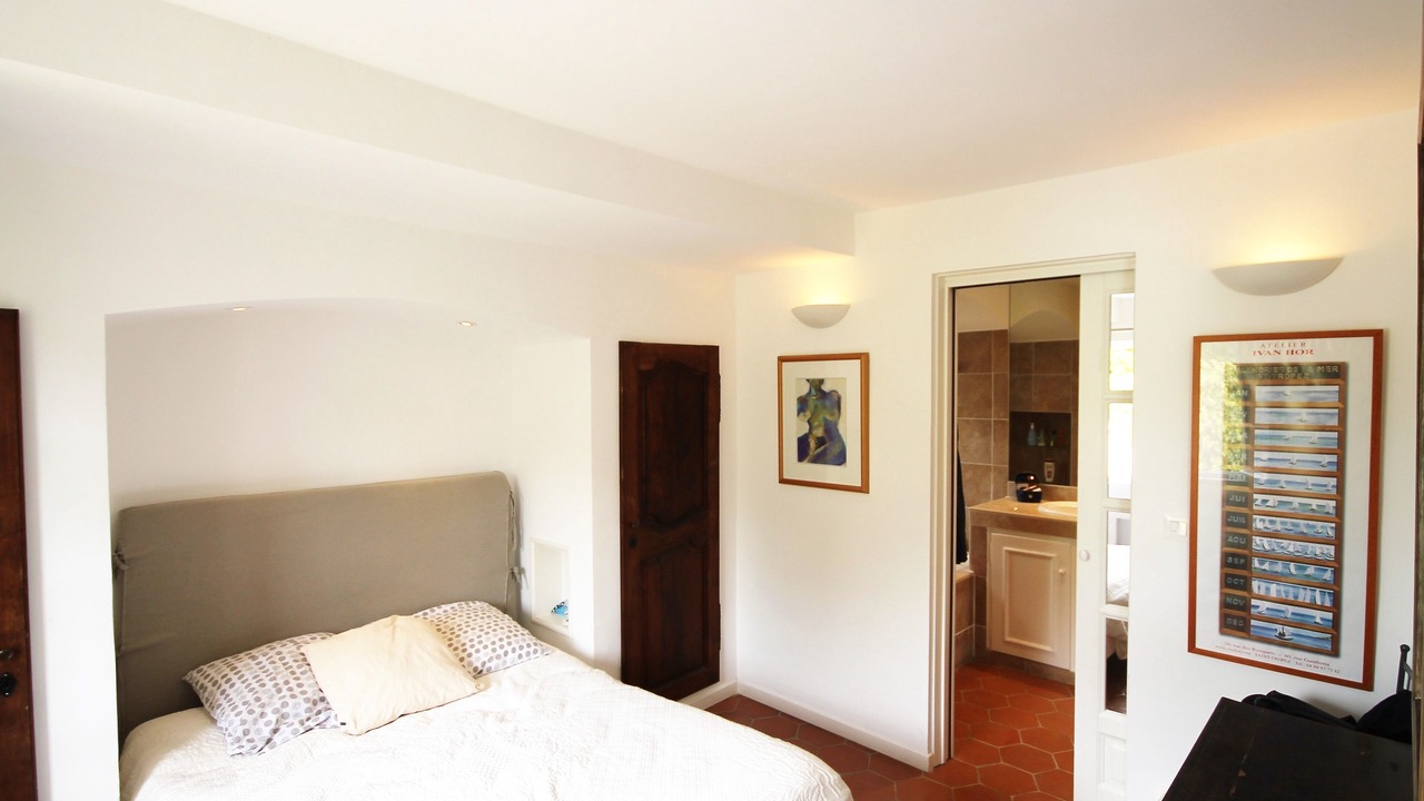 Photo of Bedroom in Saint-Tropez City Centre