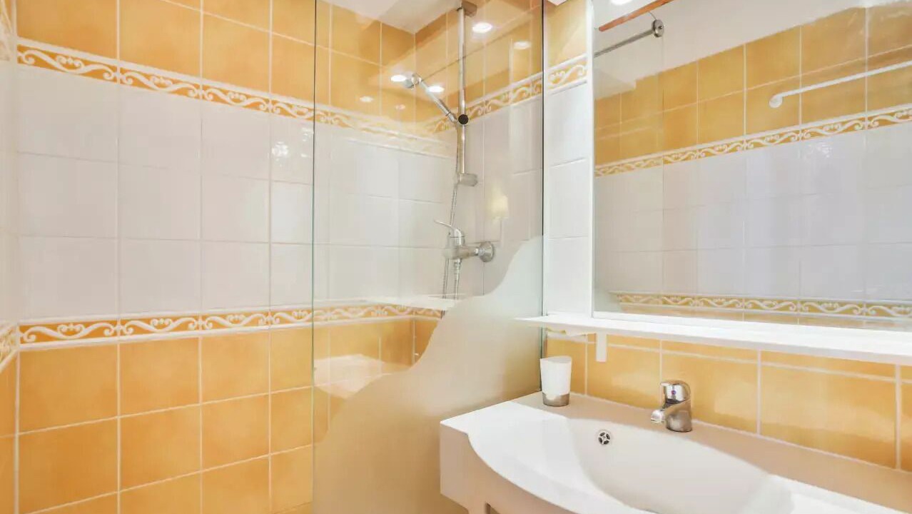 Photo of Bathroom in Eclose-Ouest