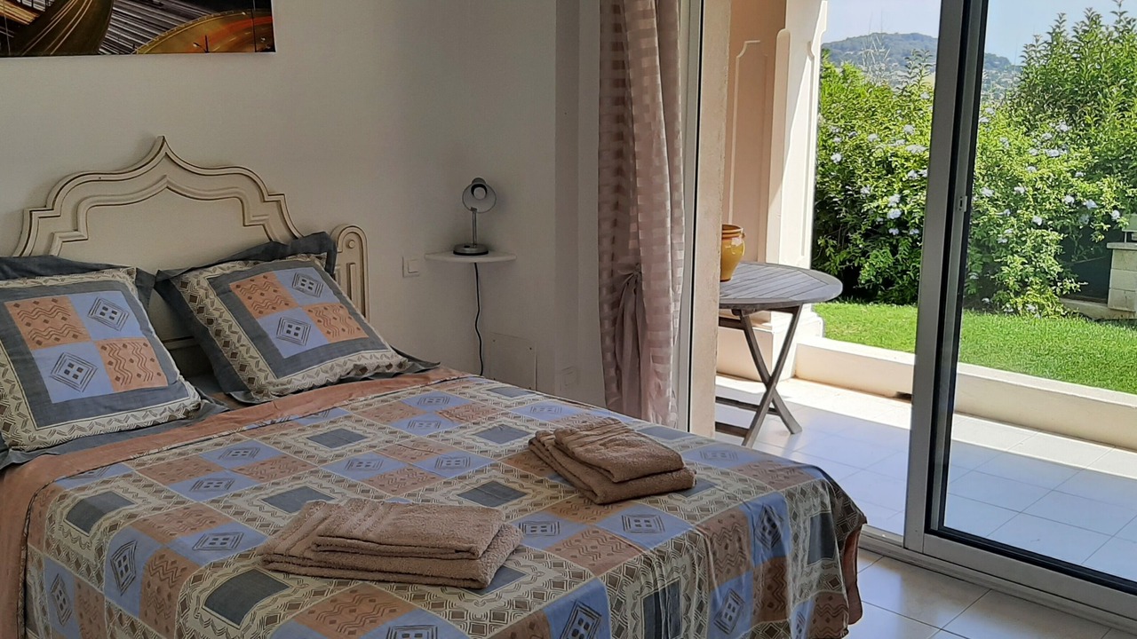 Photo of Bedroom in Vallauris