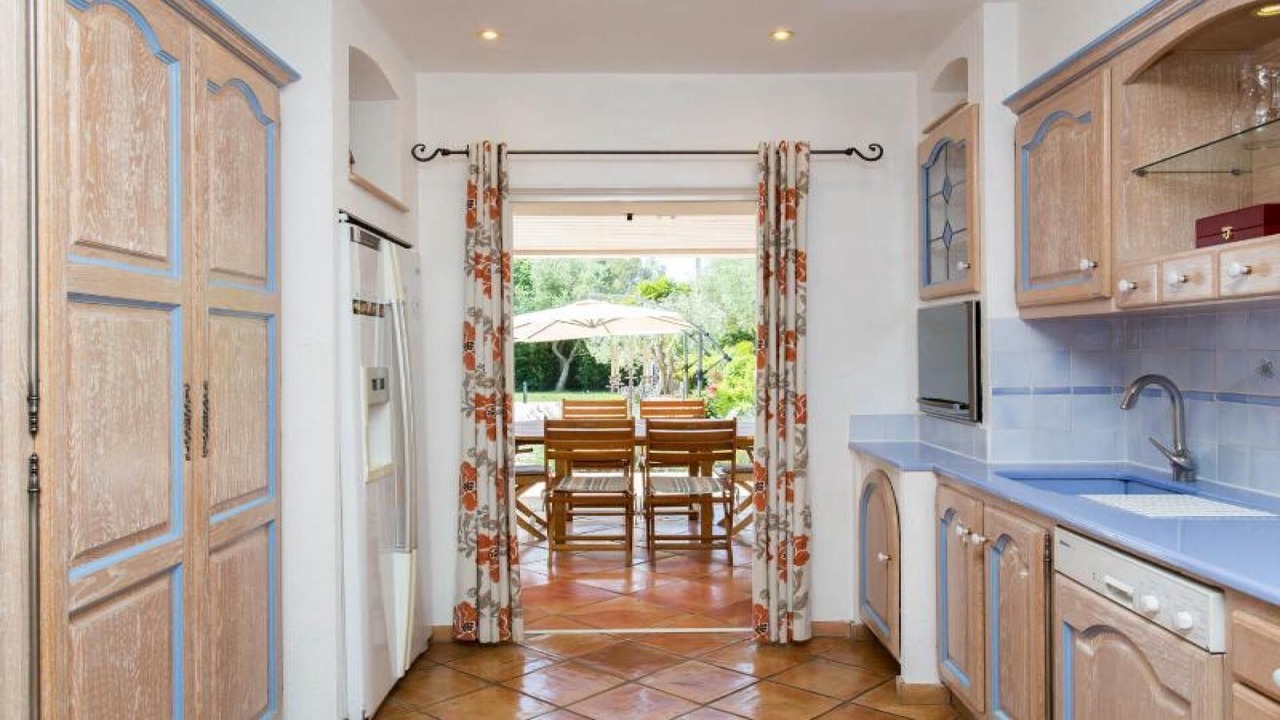 Photo of Kitchen in Saint-Cezaire-sur-Siagne