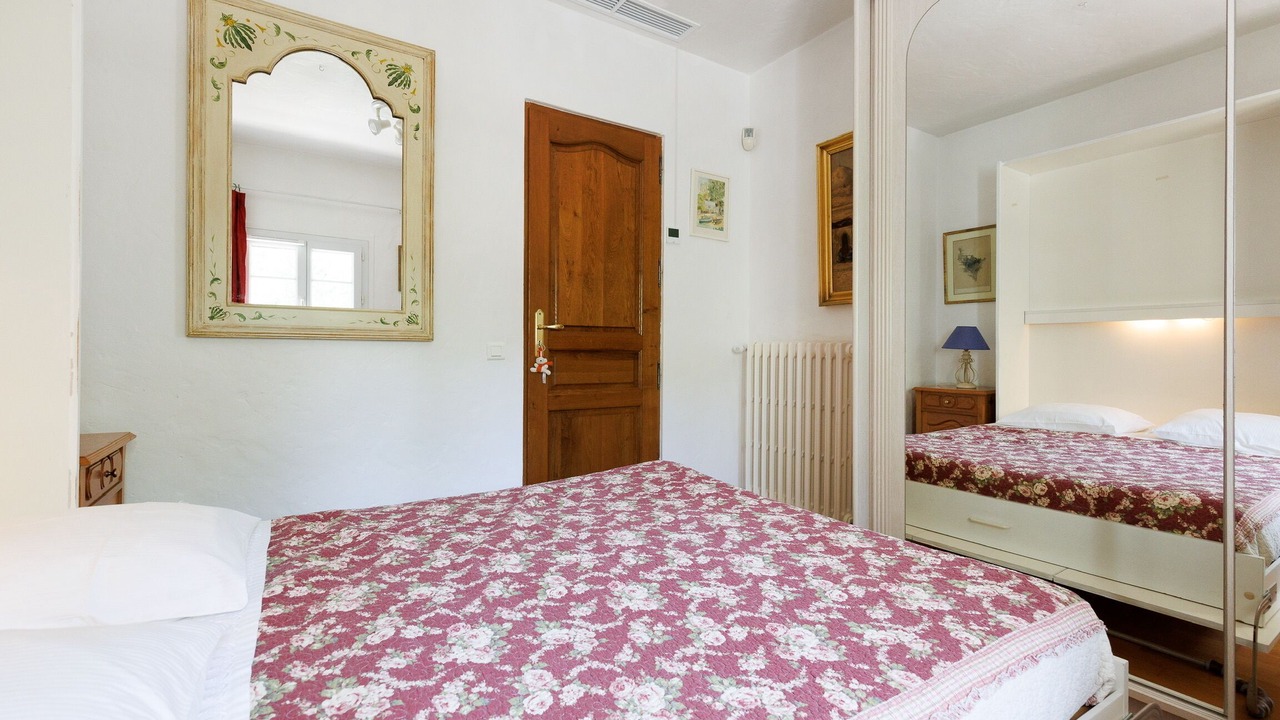Photo of Bedroom in Saint-Cezaire-sur-Siagne