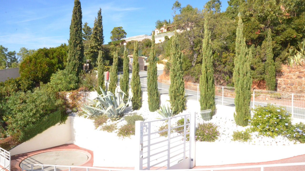 Photo of Outdoor in Antheor