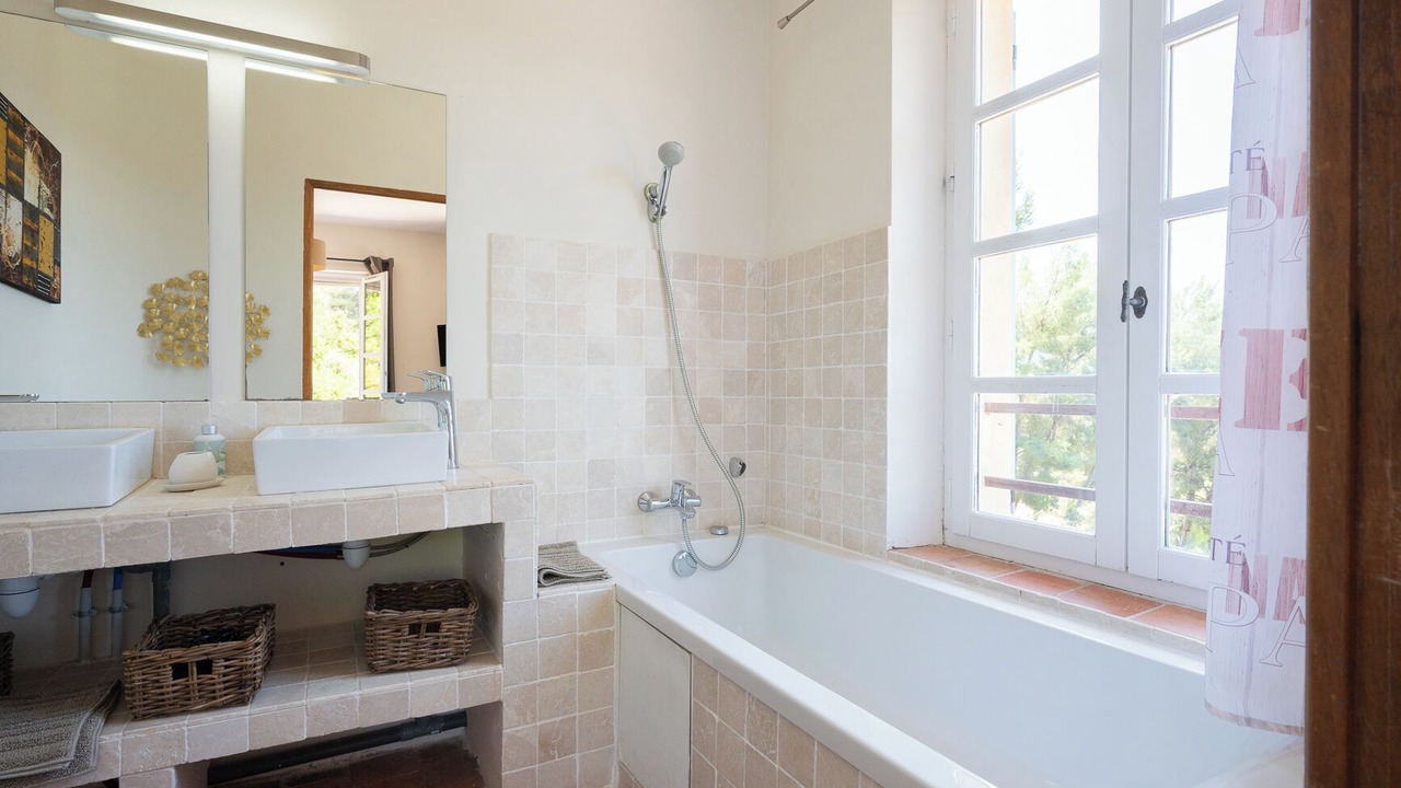 Photo of Bathroom in Ollioules