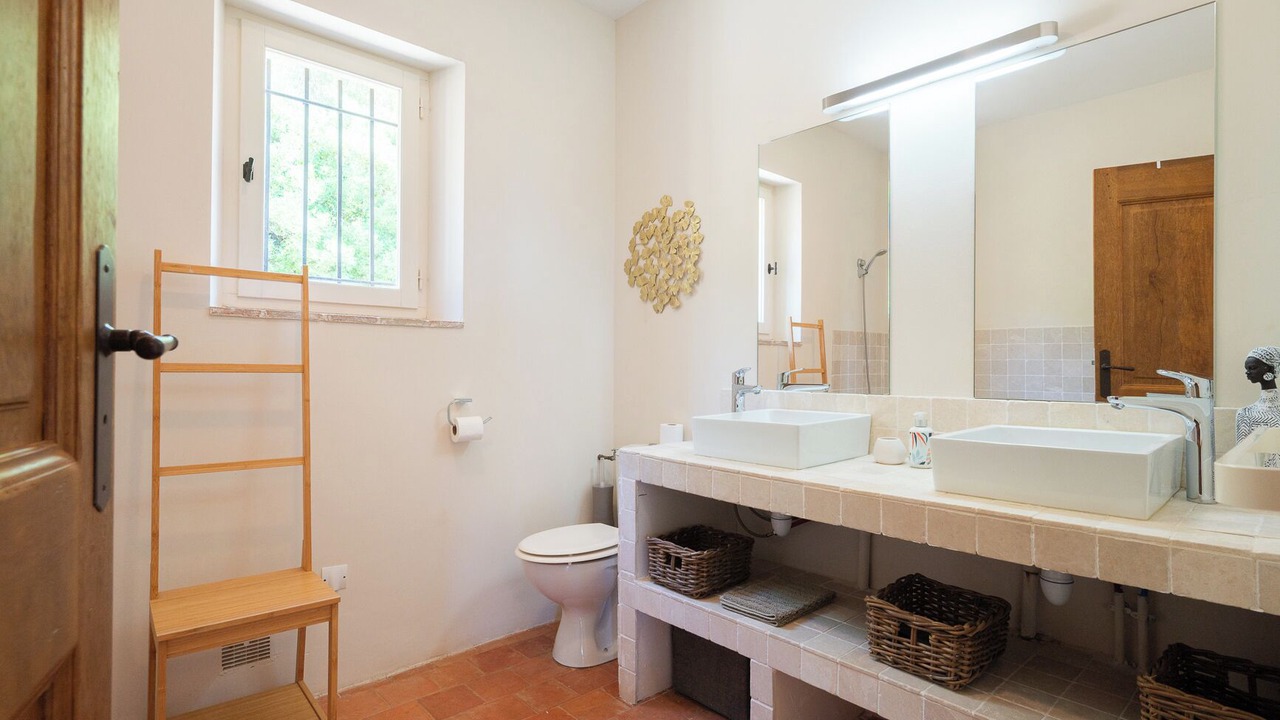 Photo of Bathroom in Ollioules