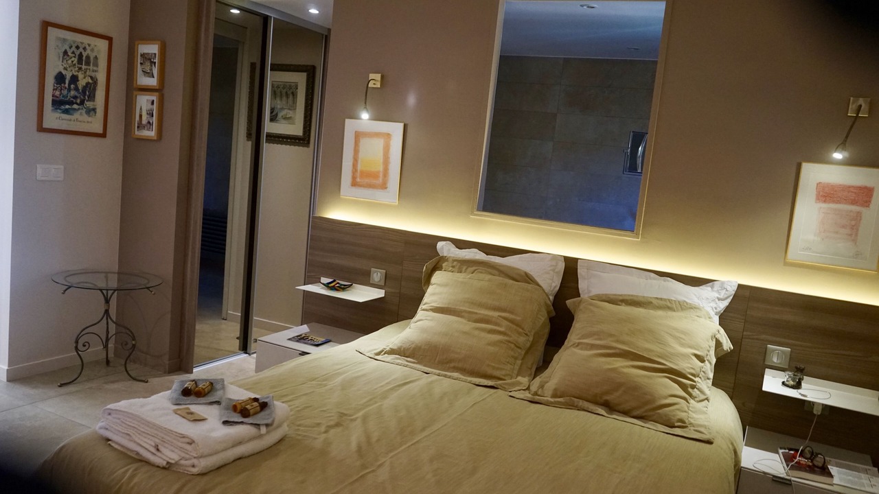 Photo of Bedroom in Saint-Raphael