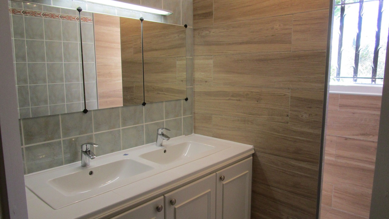 Photo of Bathroom in Bagnols-en-Foret