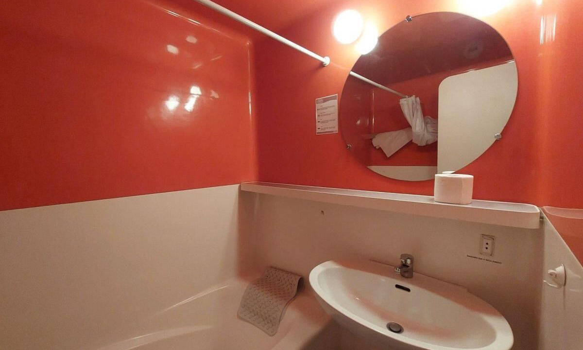 Photo of Bathroom in Arc-1800