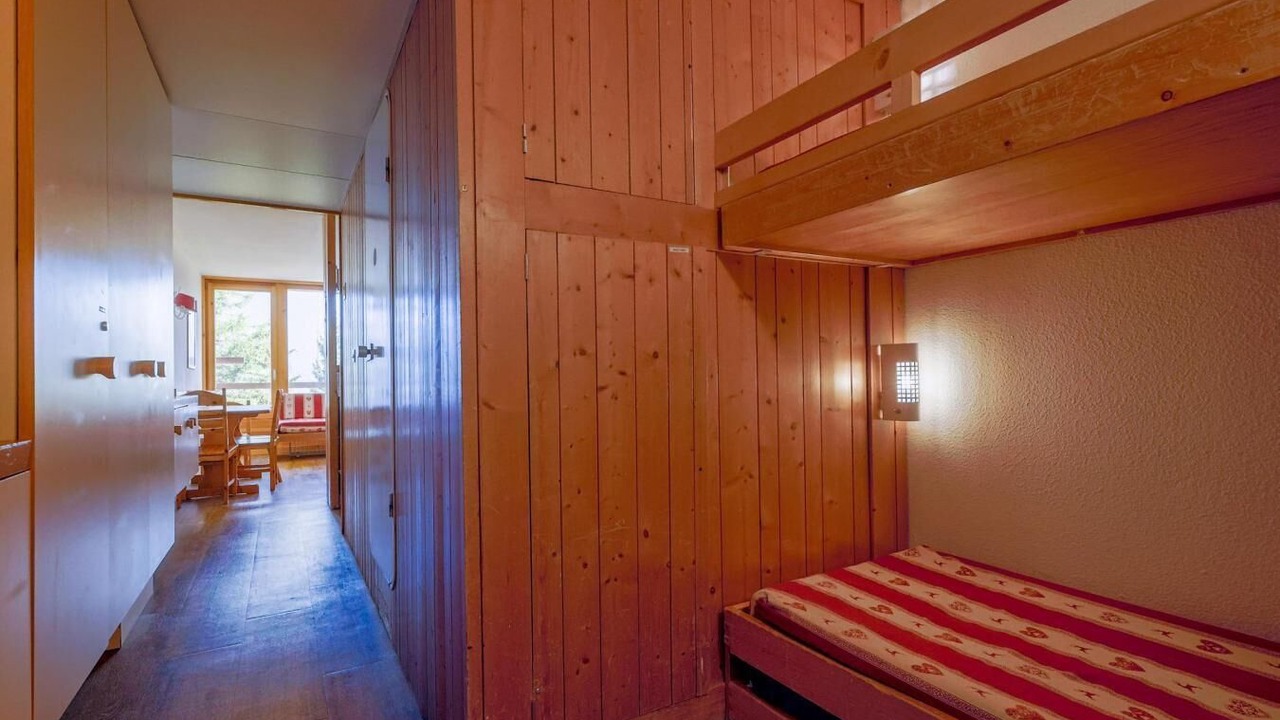 Photo of Bedroom in Arc-1800