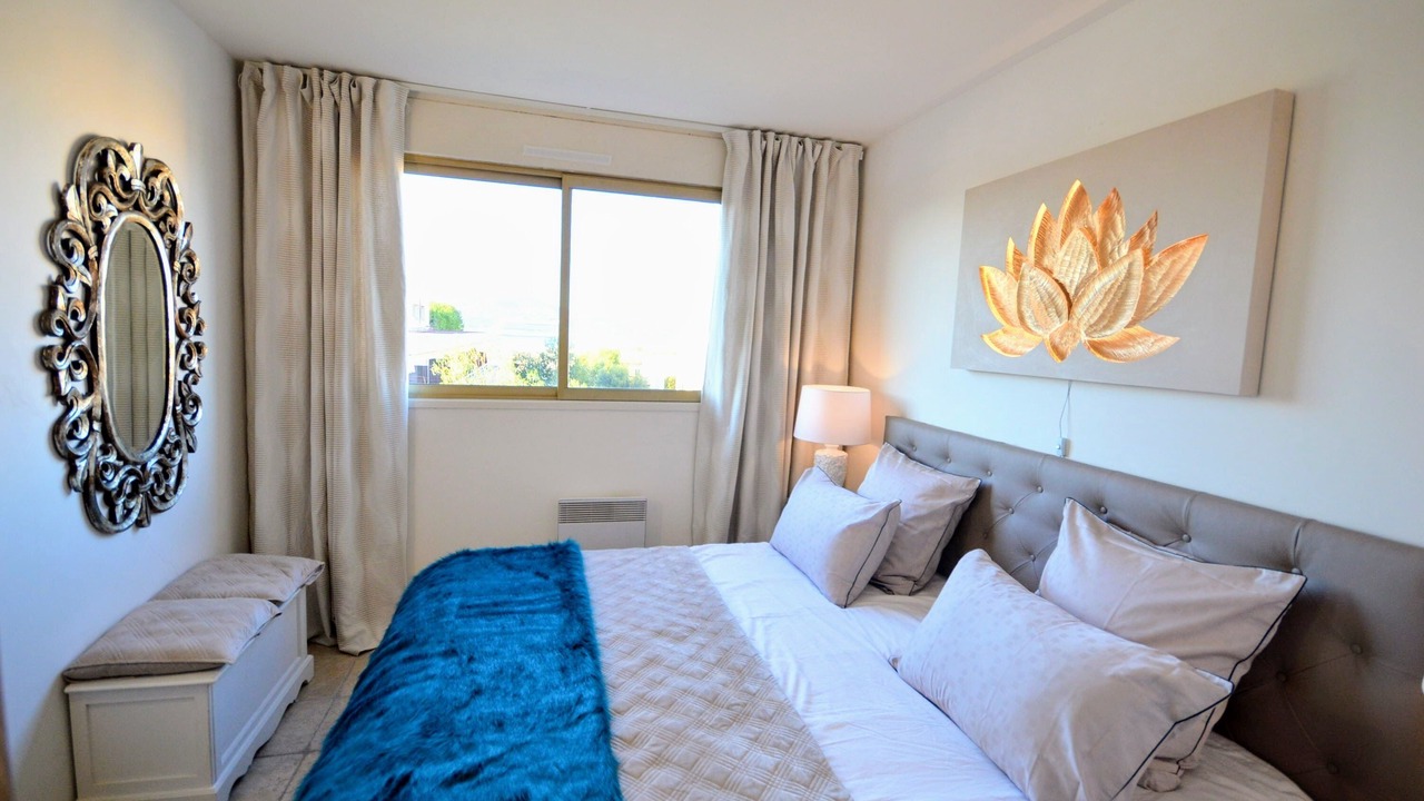 Photo of Bedroom in Saint-Tropez