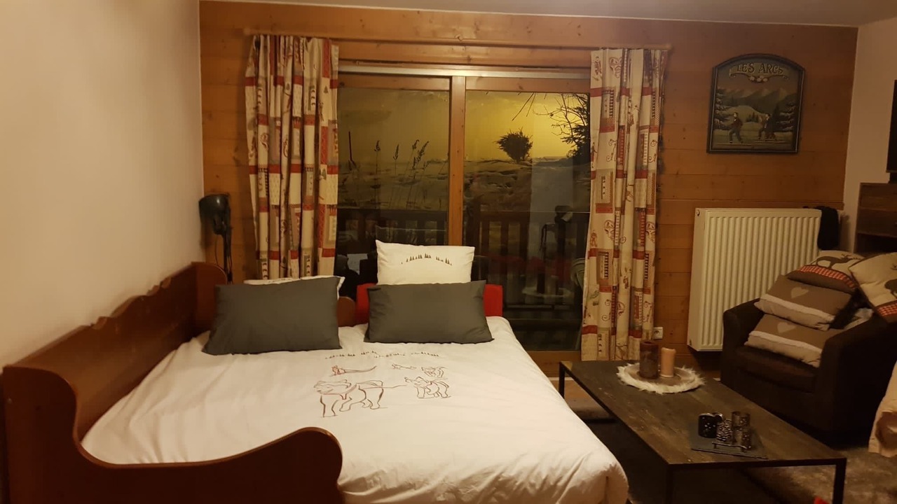 Photo of Bedroom in Arc-1800