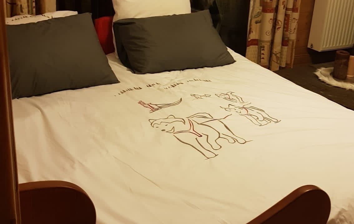 Photo of Bedroom in Arc-1800
