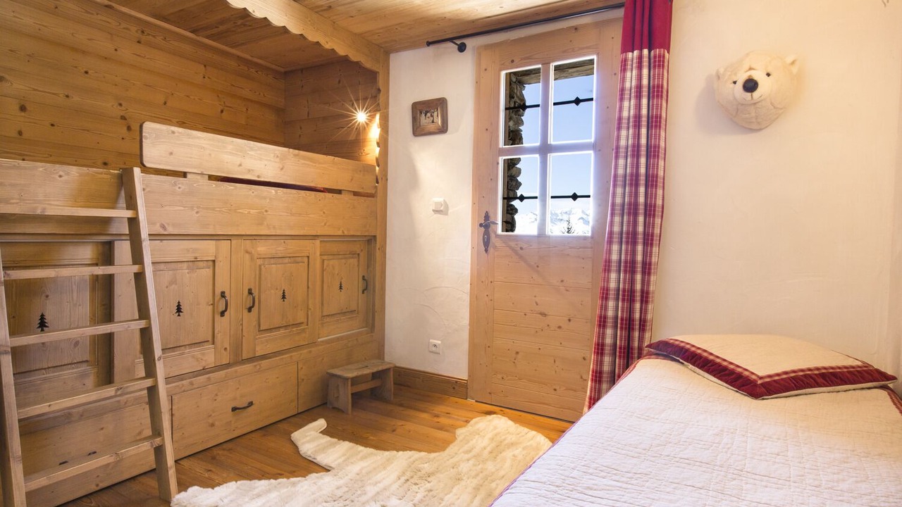 Photo of Bedroom in Arc-1800