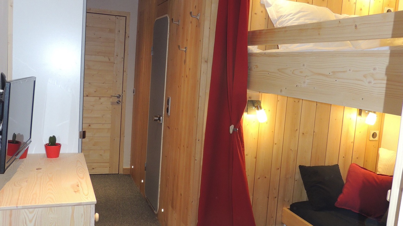 Photo of Bedroom in Arc-1800