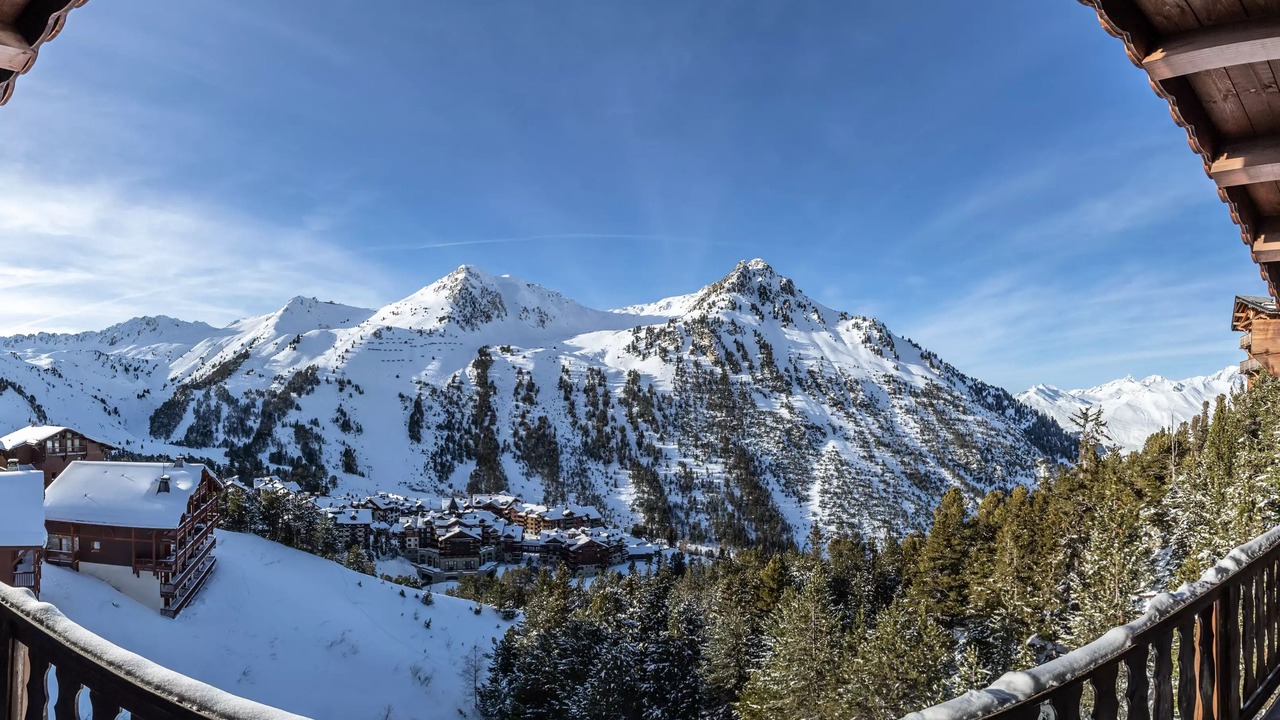 Photo of Outdoor in Arc-2000
