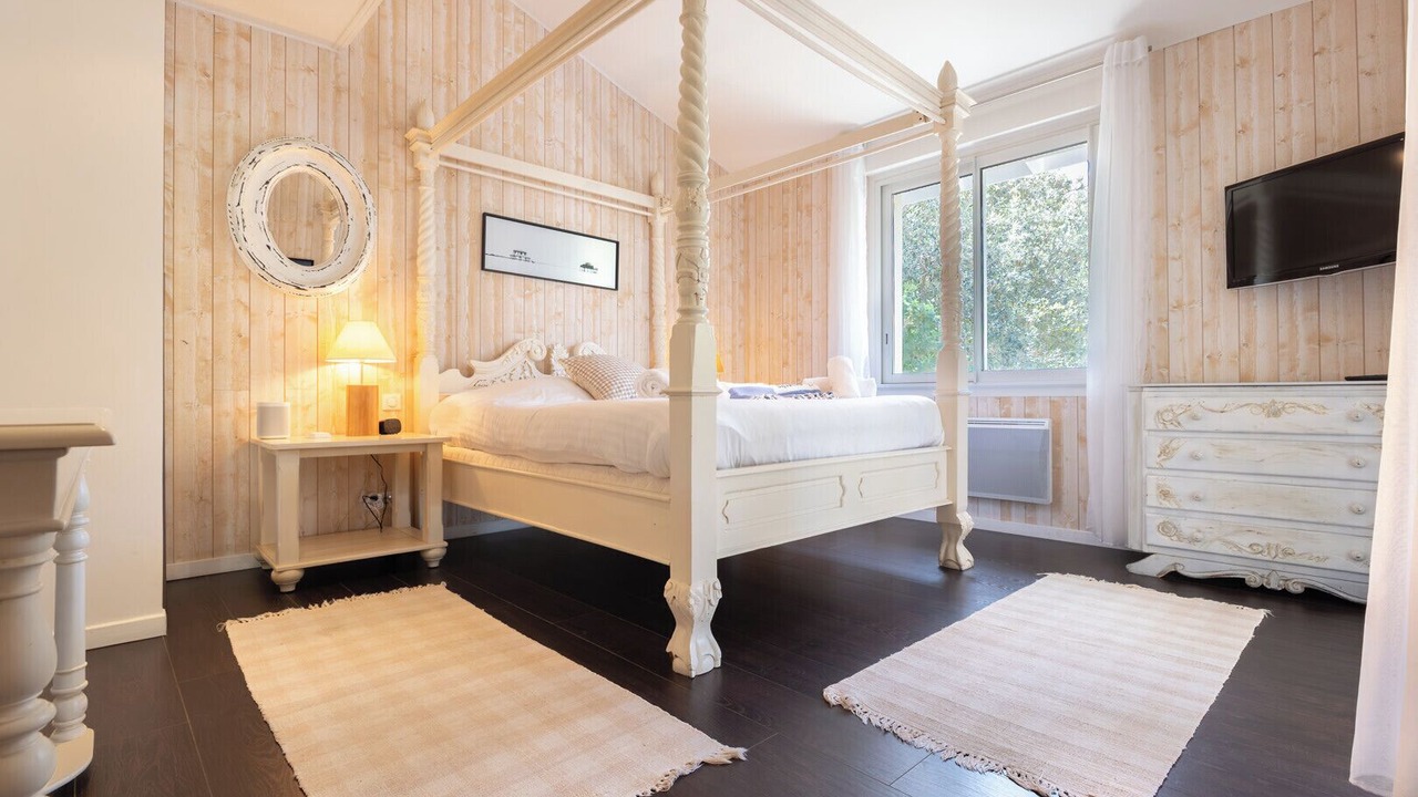 Photo of Bedroom in La Teste-de-Buch