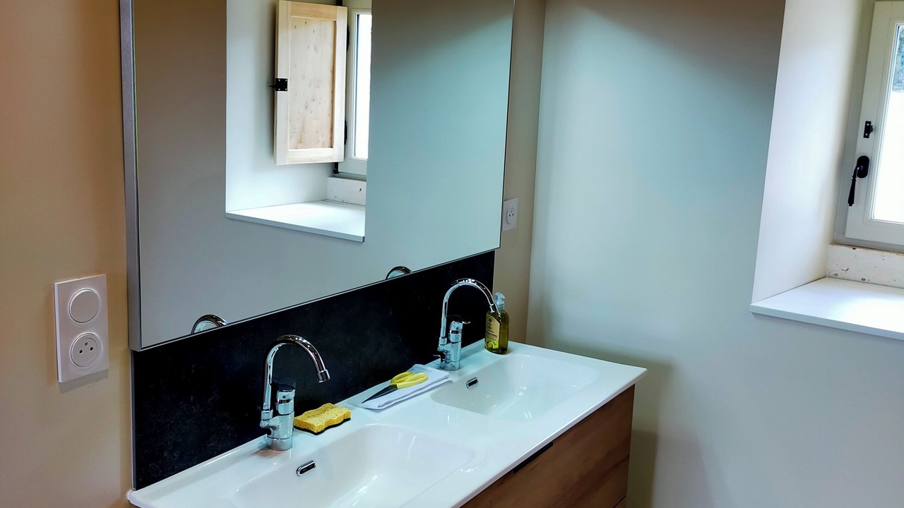 Photo of Bathroom in Saint-Pierre-de-Cole
