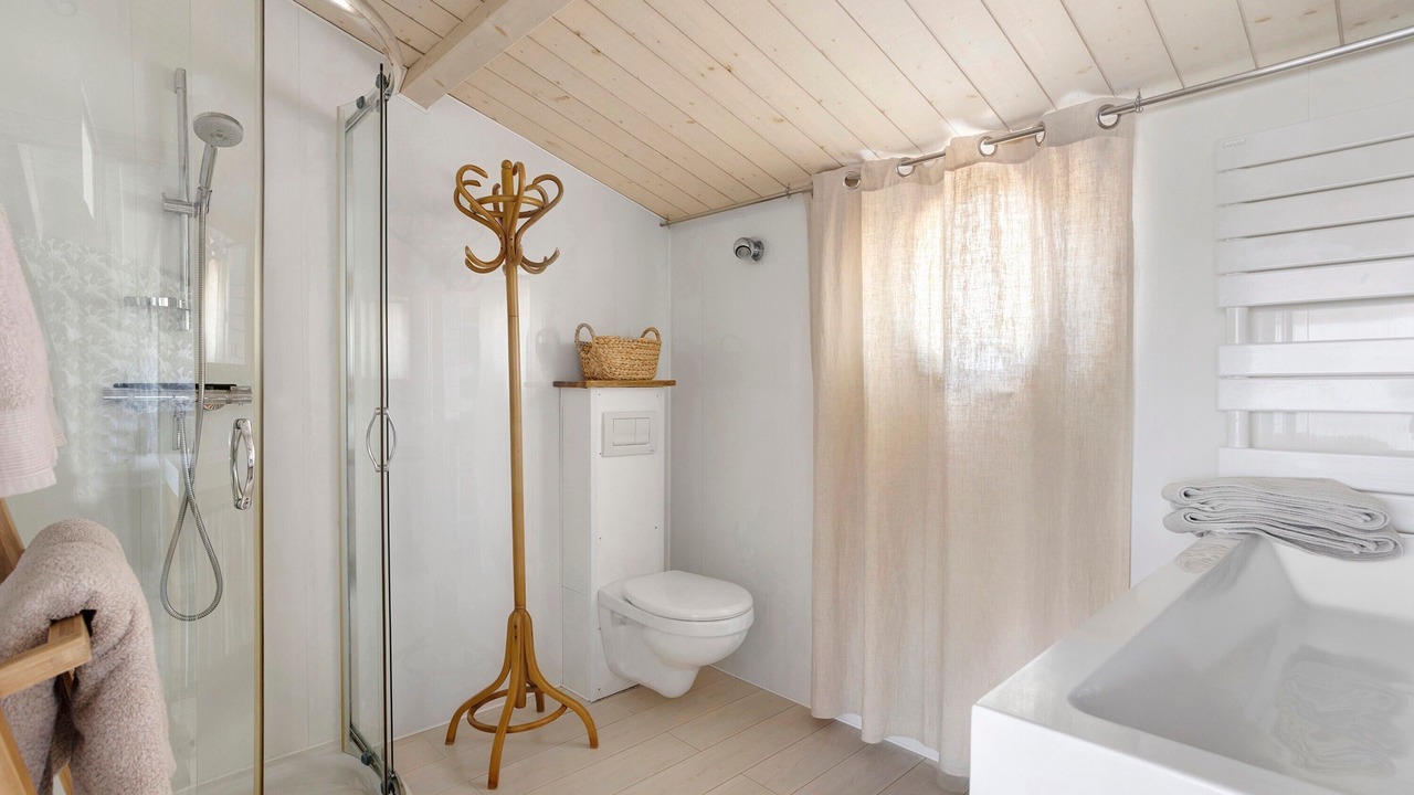 Photo of Bathroom in La Jarrie