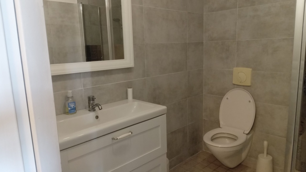 Photo of Bathroom in Clion