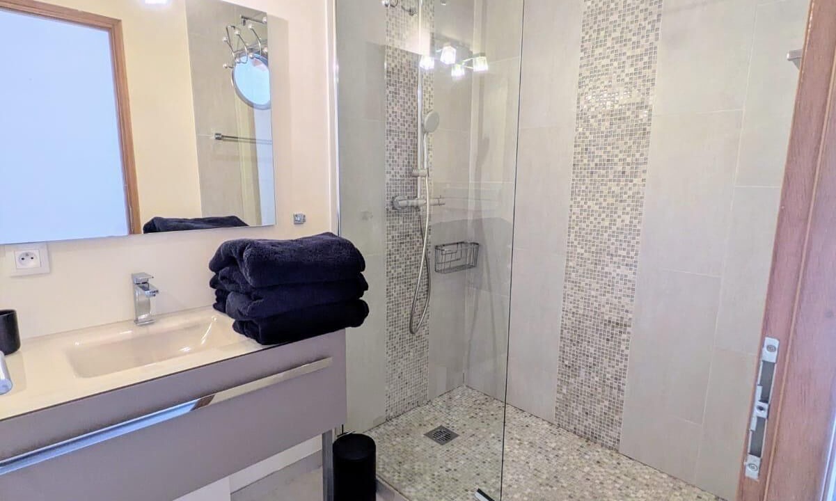 Photo of Bathroom in Le Bois-Plage-en-Re