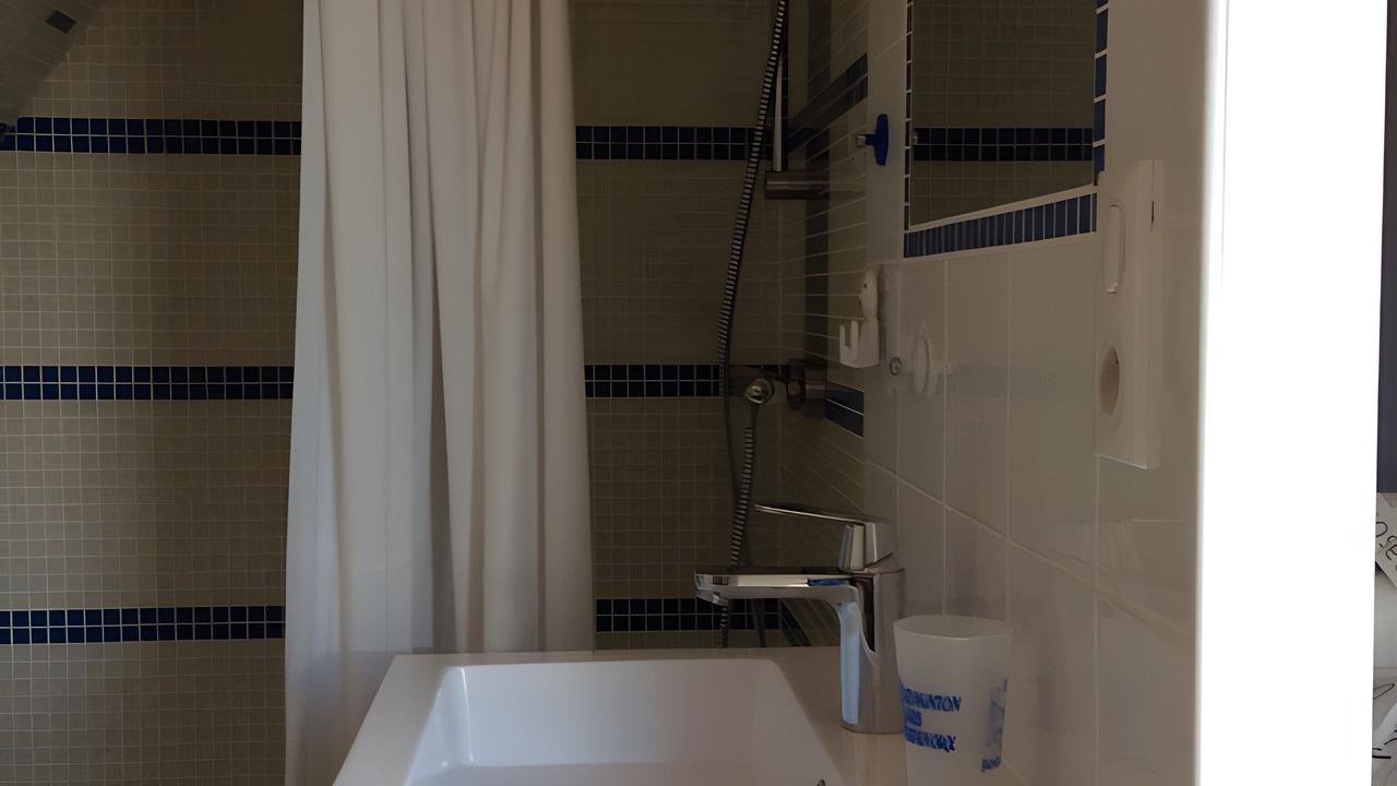 Photo of Bathroom in Cahus