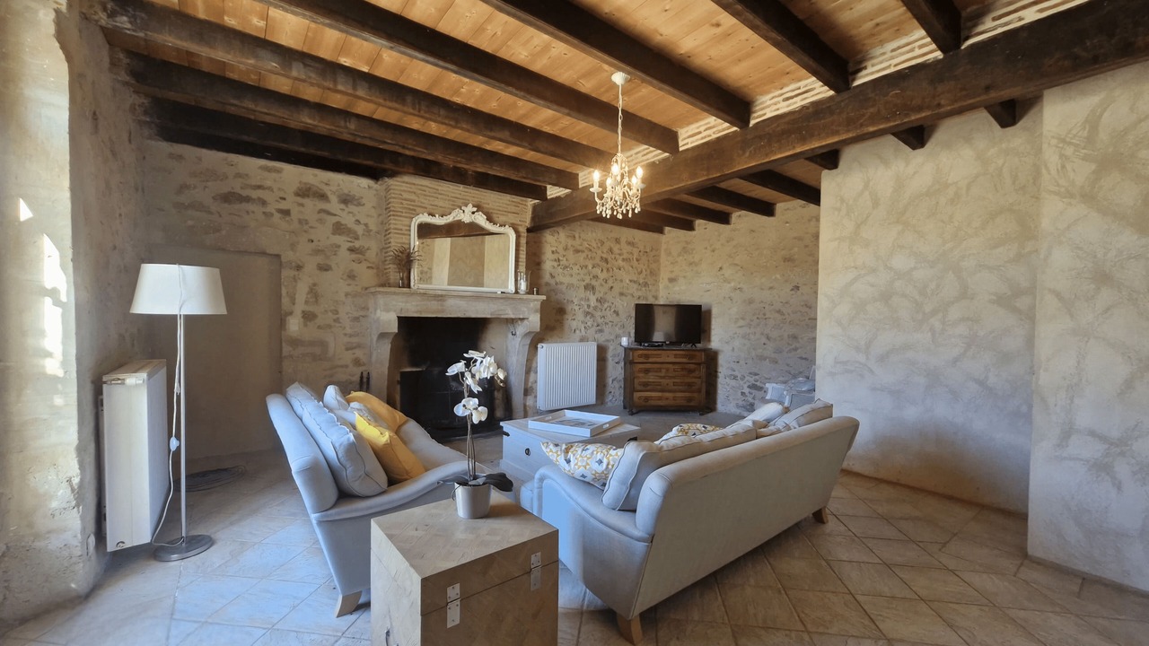 Photo of Livingroom in Cours-de-Monsegur