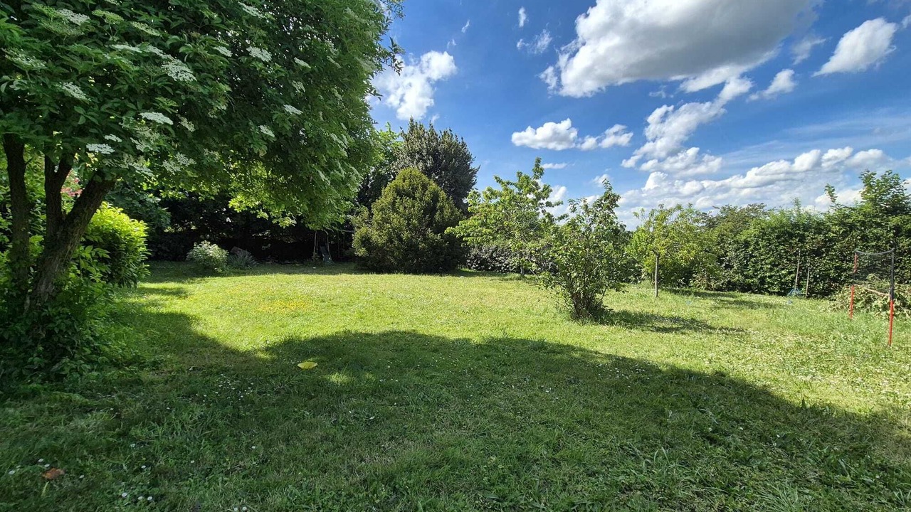 Photo of Outdoor in Lezigne