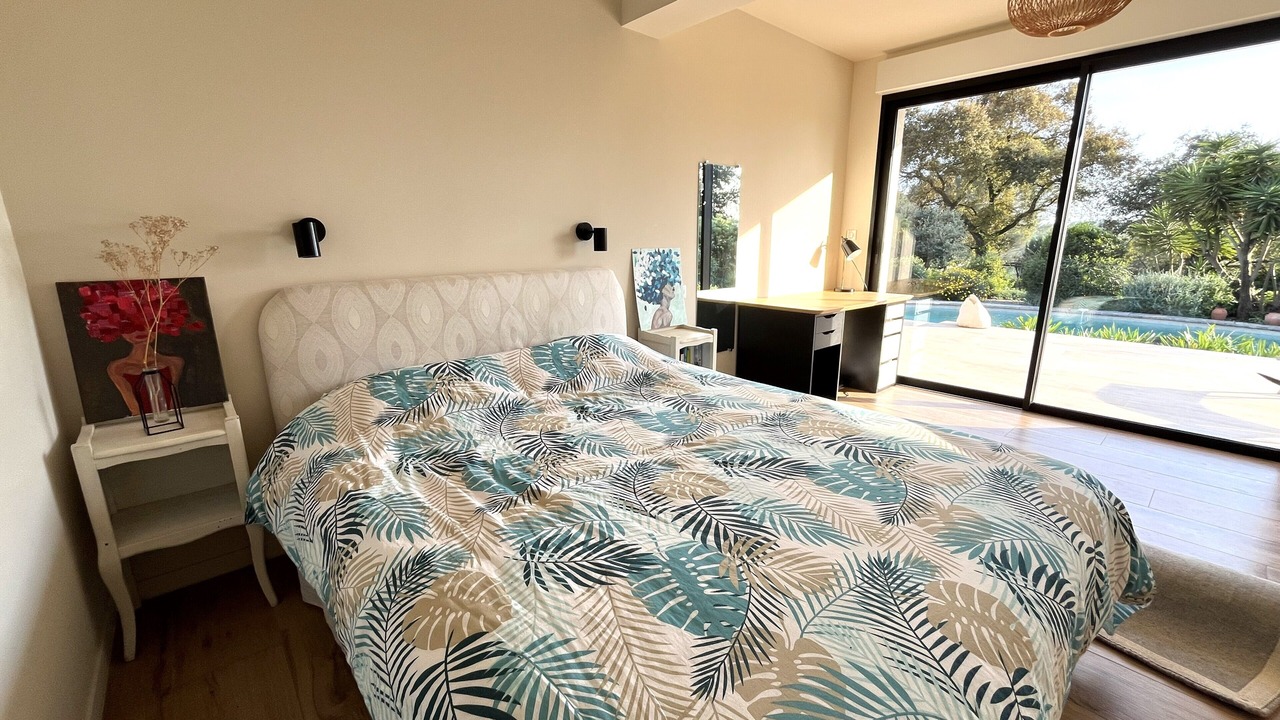 Photo of Bedroom in Biot