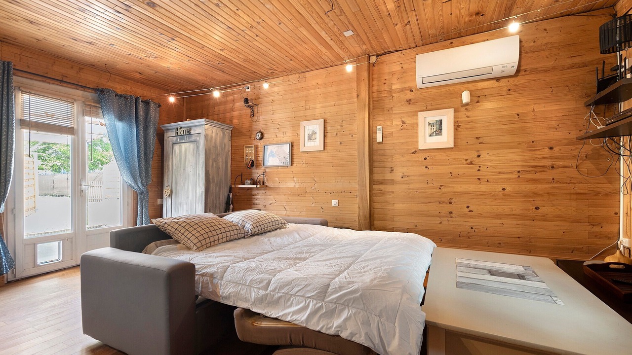 Photo of Bedroom in Lanton