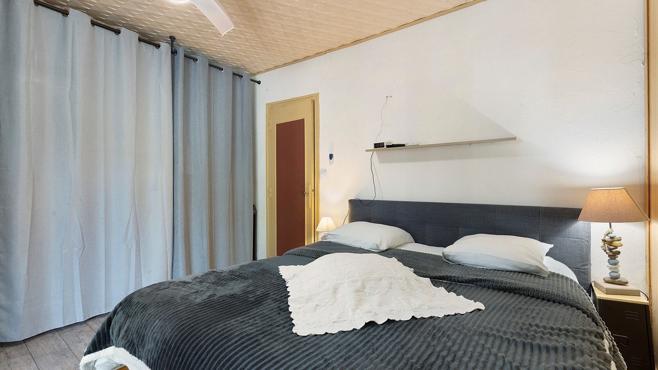 Photo of Bedroom in Lanton