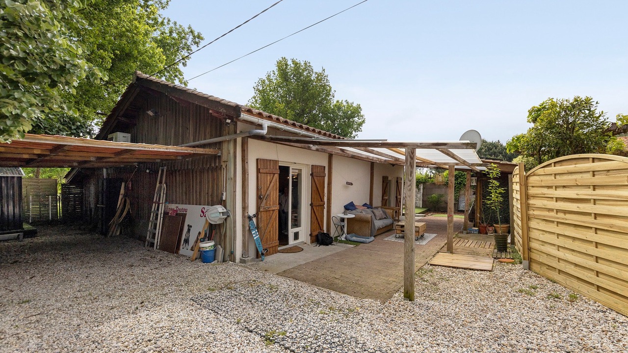 Photo of Outdoor in Lanton