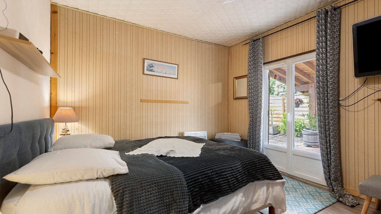 Photo of Bedroom in Lanton