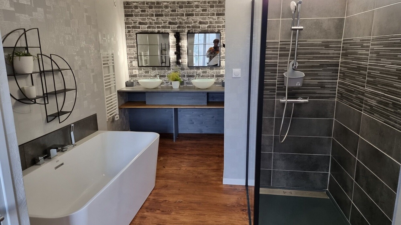 Photo of Bathroom in Piegut-Pluviers