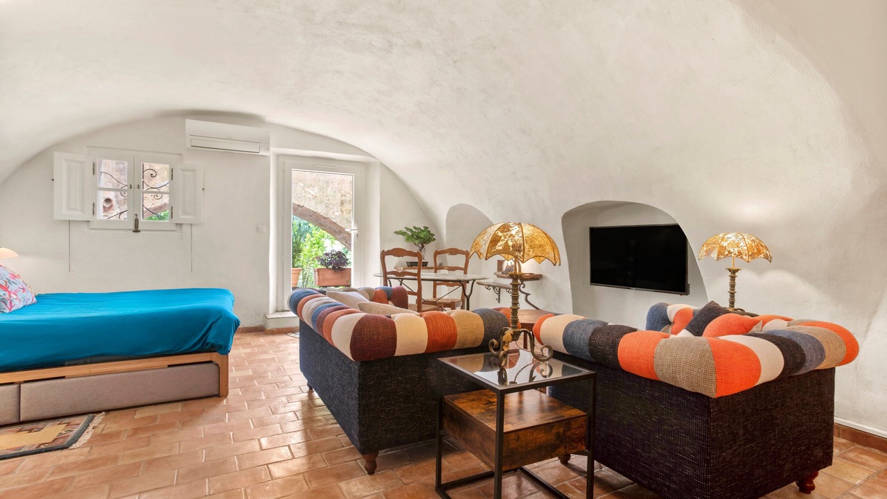 Photo of Bedroom in Meounes-les-Montrieux