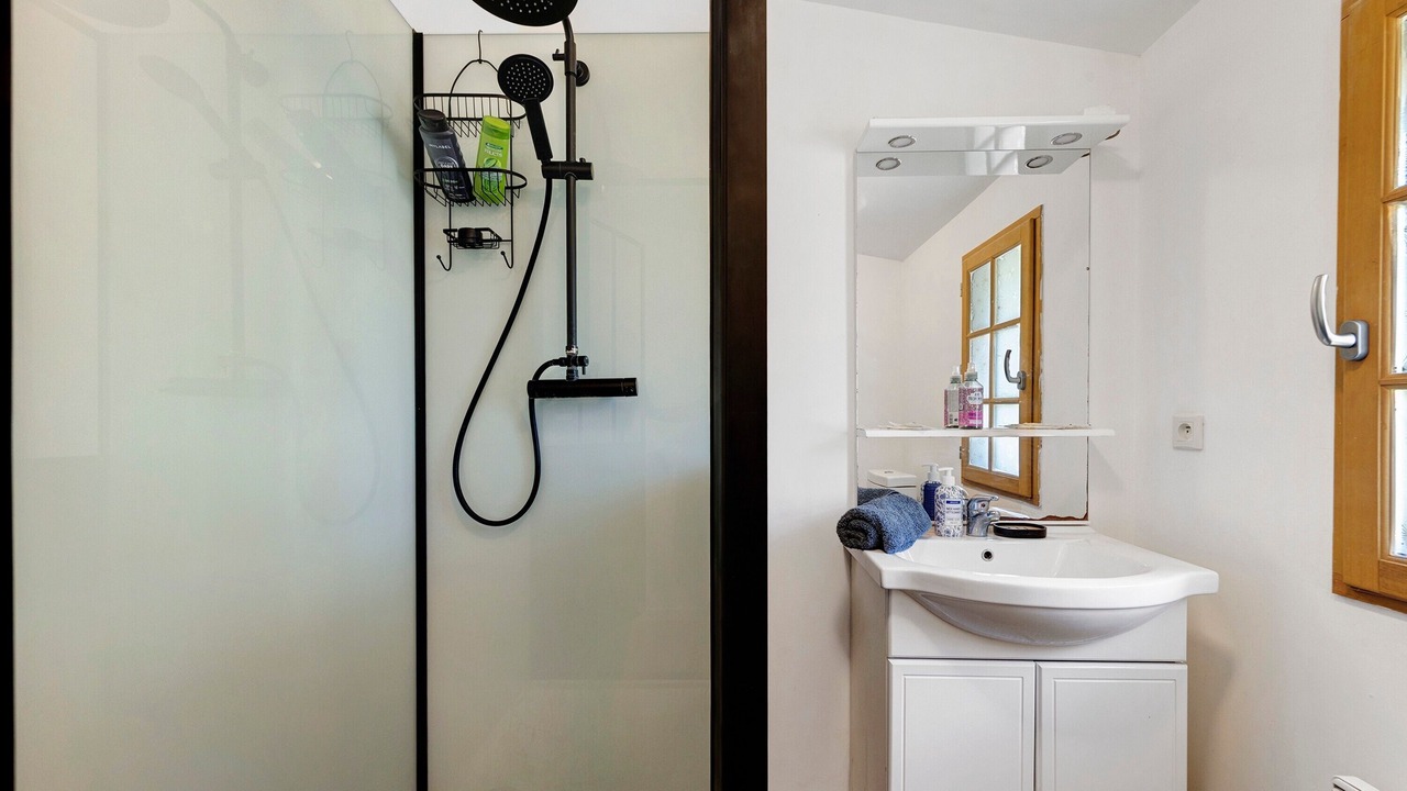 Photo of Bathroom in Gaillan-en-Medoc