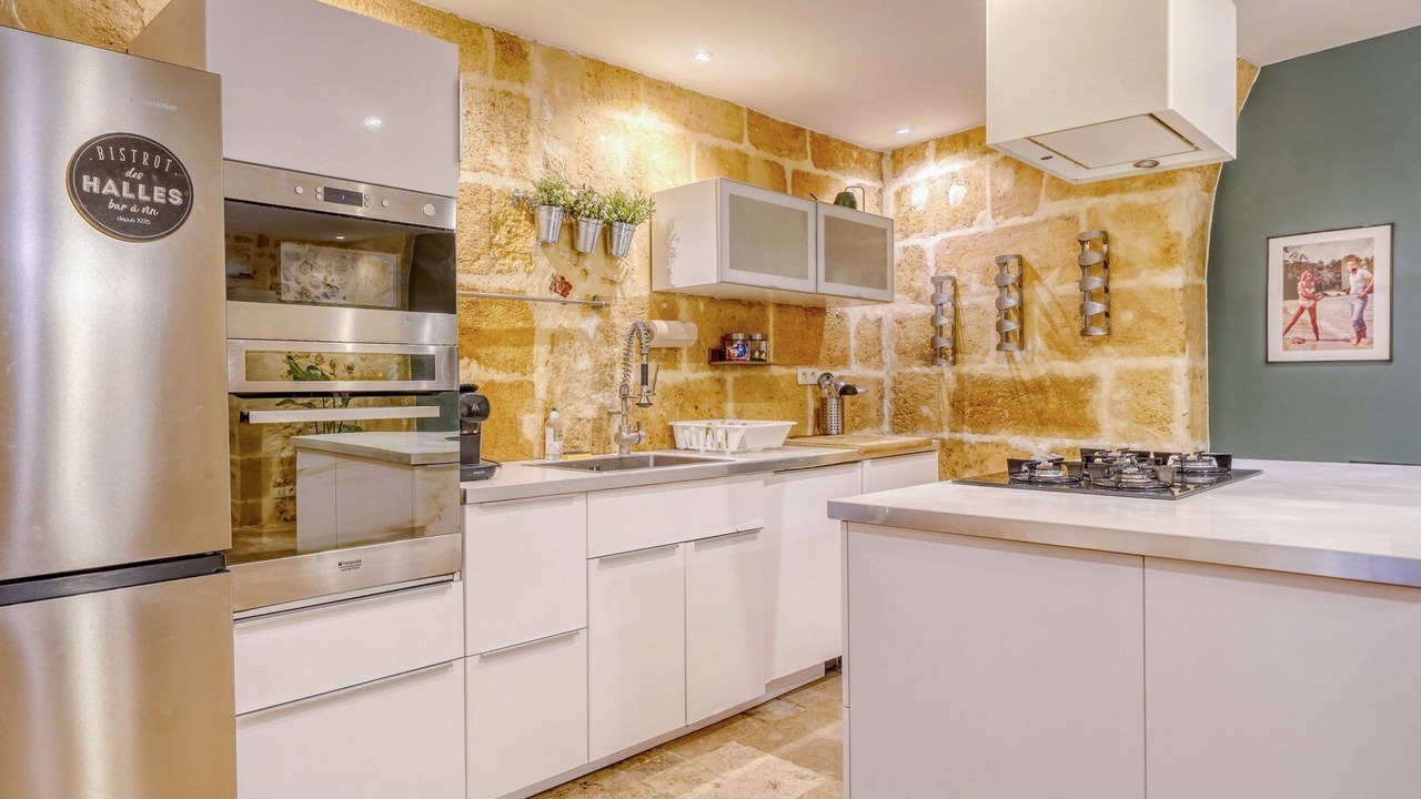Photo of Kitchen in Hotel de Ville - Quinconces
