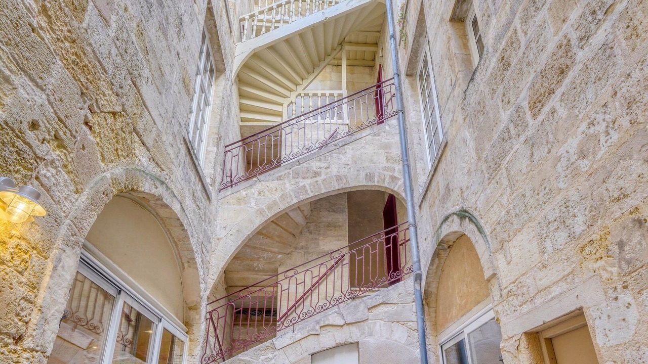 Photo of Outdoor in Hotel de Ville - Quinconces