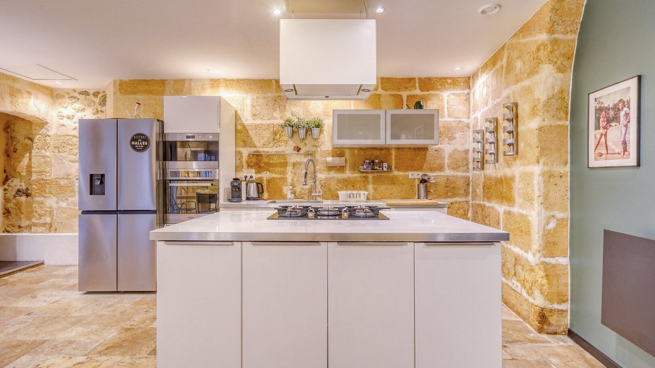 Photo of Kitchen in Hotel de Ville - Quinconces