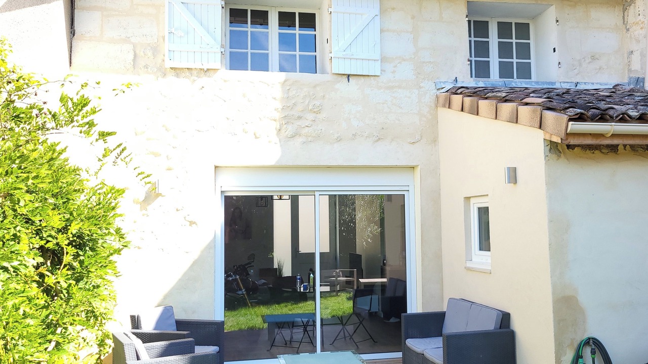 Photo of Patio Balcony in Creon