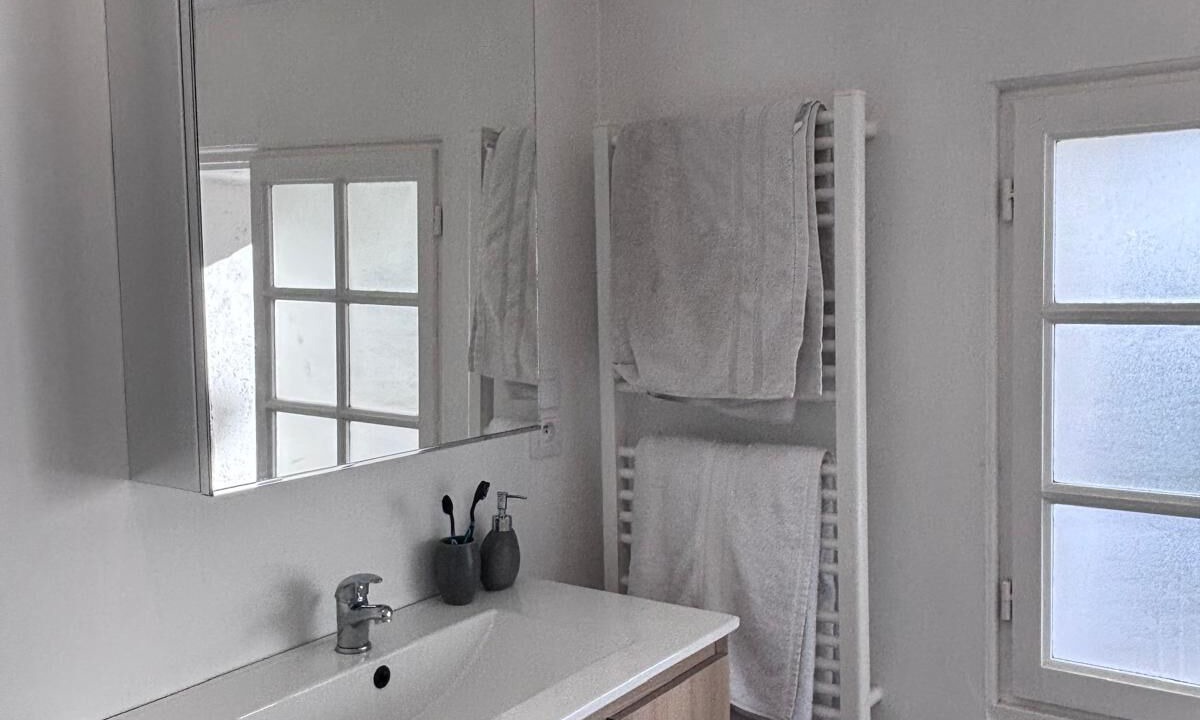 Photo of Bathroom in Creon