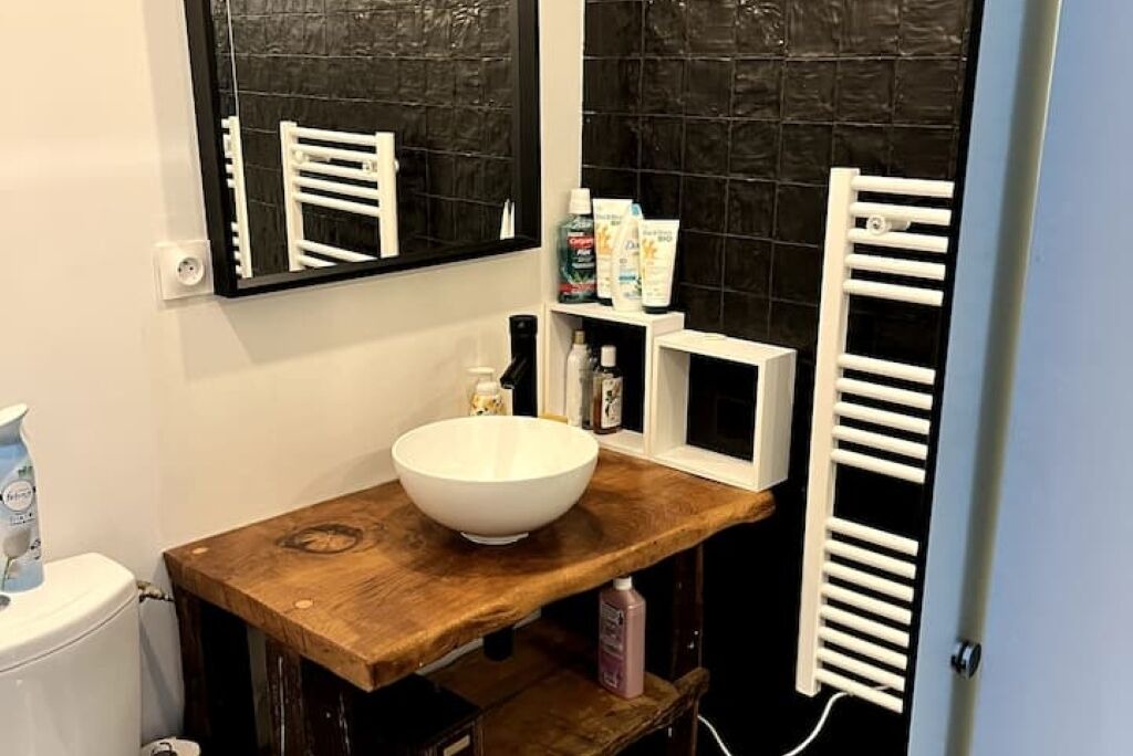 Photo of Bathroom in Meux