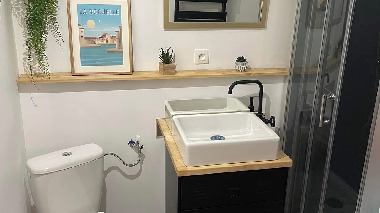 Photo of Bathroom in Gemozac