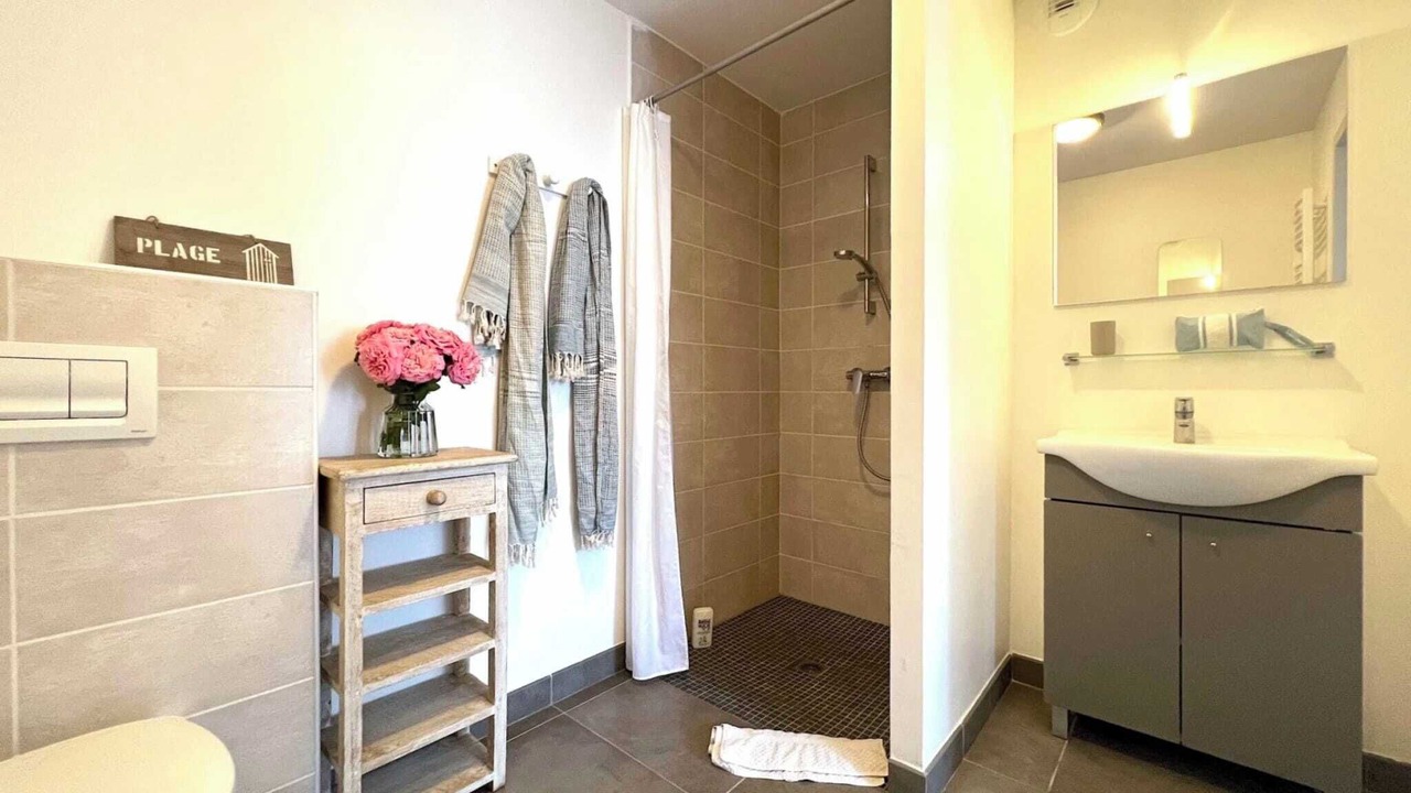 Photo of Bathroom in La Flotte