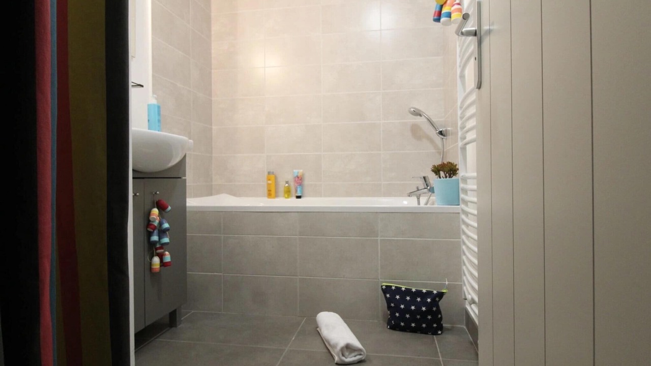 Photo of Bathroom in La Flotte