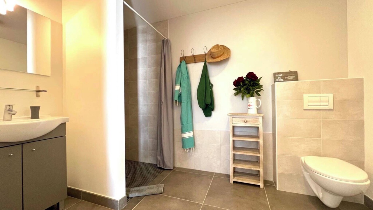 Photo of Bathroom in La Flotte