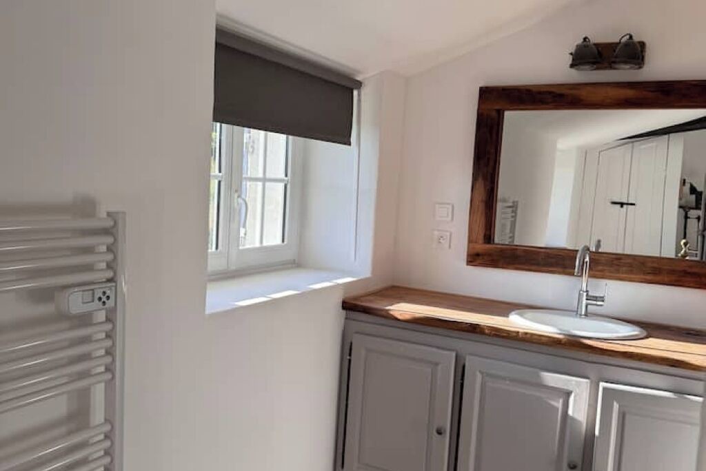 Photo of Bathroom in Meux