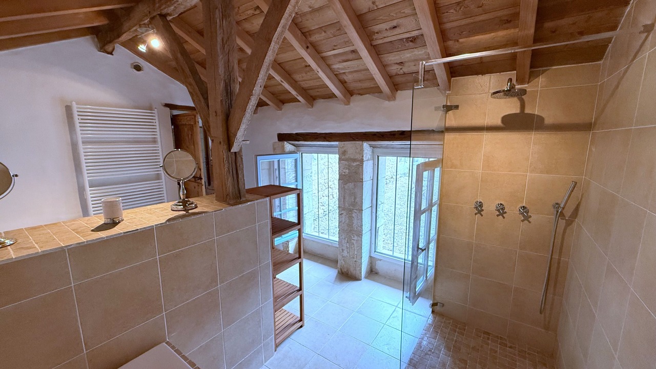Photo of Bathroom in Bourg-des-Maisons